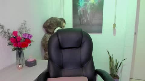 Snapshot of marianalopez81 chatting on 03-04-25, 06:47 Mariana Lopez online show from 03-04-25, 06:47