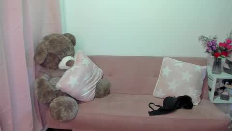 Snapshot of marianalopez81 chatting on 03-11-25, 06:21 Mariana Lopez online show from 03-11-25, 06:21