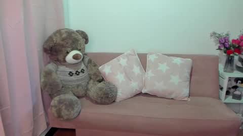 Snapshot of marianalopez81 chatting on 03-11-25, 09:24 Mariana Lopez online show from 03-11-25, 09:24