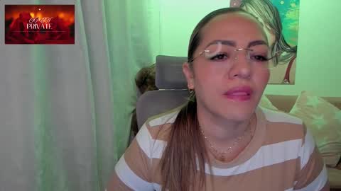 Snapshot of marianalopez81 chatting on 09-27-25, 12:48 Mariana Lopez online show from 09-27-25, 12:48