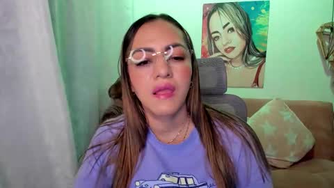 Snapshot of marianalopez81 chatting on 10-10-25, 12:53 Mariana Lopez online show from 10-10-25, 12:53