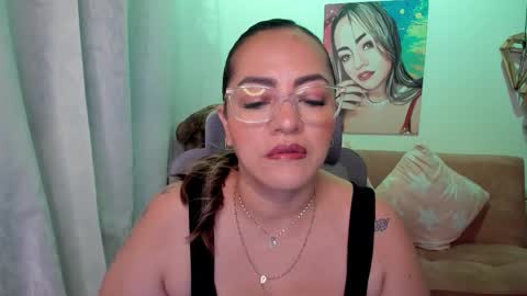 Snapshot of marianalopez81 chatting on 10-16-25, 01:06 Mariana Lopez online show from 10-16-25, 01:06