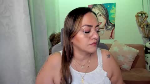 Snapshot of marianalopez81 chatting on 11-15-25, 01:14 Mariana Lopez online show from 11-15-25, 01:14