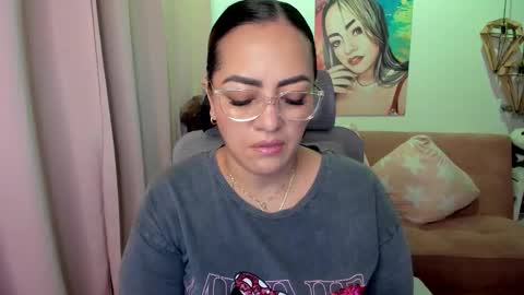 Snapshot of marianalopez81 chatting on 11-25-25, 12:54 Mariana Lopez online show from 11-25-25, 12:54