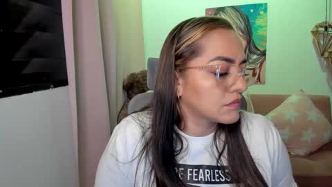 Snapshot of marianalopez81 chatting on 12-05-25, 01:03 Mariana Lopez online show from 12-05-25, 01:03