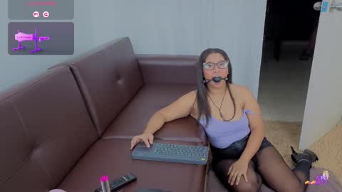 Mariana  online show from 09-16-25, 01:50