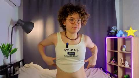 Mariana online show from 11-26-25, 06:09