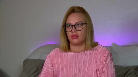 Maria online show from 10-19-25, 06:19