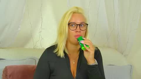 Maria online show from 05-25-26, 06:08