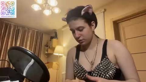 Snapshot of marianmollberg chatting on 07-18-26, 11:30 Marian online show from 07-18-26, 11:30