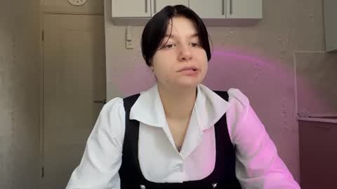 Snapshot of marianmollberg chatting on 07-22-26, 01:47 Marian online show from 07-22-26, 01:47