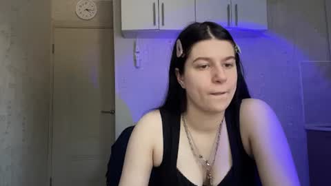 Snapshot of marianmollberg chatting on 07-27-26, 01:18 Marian online show from 07-27-26, 01:18