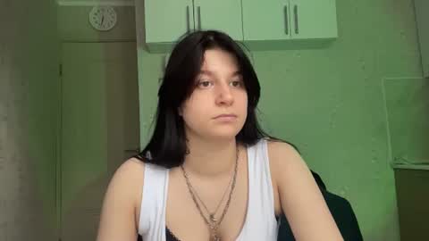 Snapshot of marianmollberg chatting on 07-28-26, 03:21 Marian online show from 07-28-26, 03:21