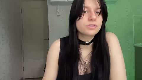 Snapshot of marianmollberg chatting on 07-30-26, 01:21 Marian online show from 07-30-26, 01:21