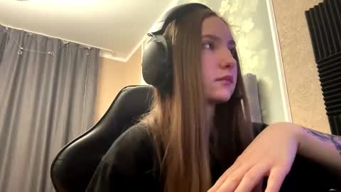 Aria online show from 12-01-25, 09:03