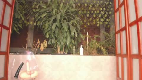 Snapshot of marianreynolds chatting on 06-05-26, 02:07 MARIAN online show from 06-05-26, 02:07