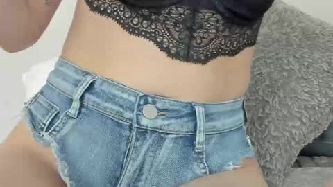 Maria Pettit online show from 11-24-25, 11:10