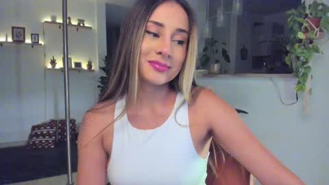 mariascarlett online show from 01-19-25, 01:00