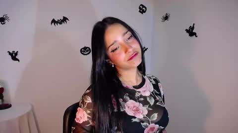 Nicolle online show from 10-30-25, 01:29