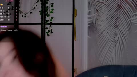Snapshot of marie_diaze chatting on 06-05-26, 05:36 Marie LEAVE YOUR WITH ME online show from 06-05-26, 05:36