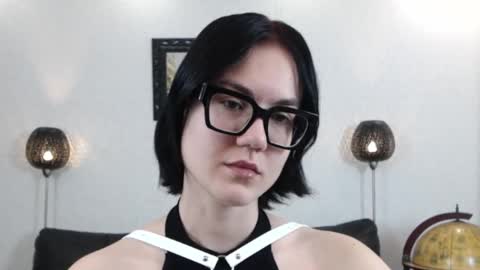 Snapshot of marie_fitch chatting on 12-02-25, 12:05 Marie Fitch online show from 12-02-25, 12:05