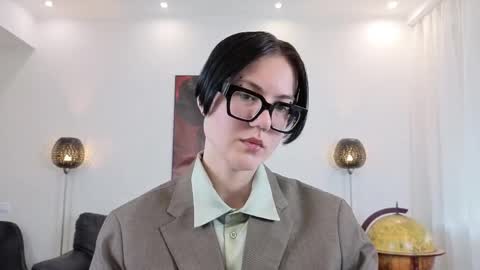 Marie Fitch online show from 05-01-26, 03:55