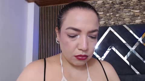 marie_hss online show from 12-15-25, 04:33
