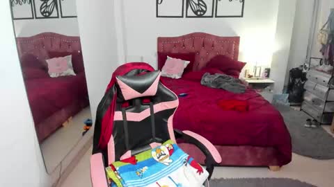 Snapshot of marie_mature chatting on 11-10-25, 02:10 marie online show from 11-10-25, 02:10