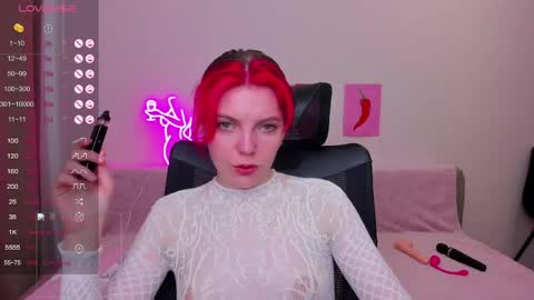 Snapshot of marie_reyess chatting on 05-27-26, 06:32 Marie 3 online show from 05-27-26, 06:32