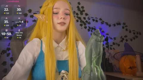 Snapshot of mariel_a_gold chatting on 10-23-25, 11:42 Mariel Gold online show from 10-23-25, 11:42