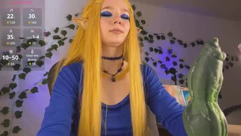 Snapshot of mariel_a_gold chatting on 11-13-25, 06:34 Mariel Gold online show from 11-13-25, 06:34