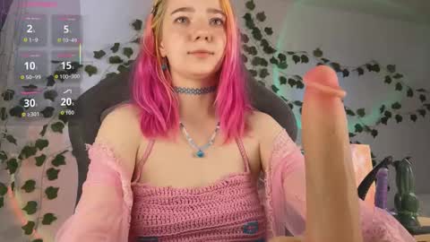 Snapshot of mariel_a_gold chatting on 11-19-25, 07:19 Mariel Gold online show from 11-19-25, 07:19