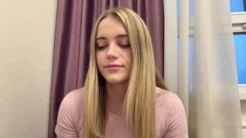 Snapshot of marielademopoulos chatting on 03-04-26, 03:18 Sofia online show from 03-04-26, 03:18