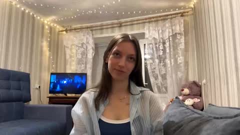 Snapshot of marielamilewski chatting on 11-06-25, 02:18 Marie online show from 11-06-25, 02:18