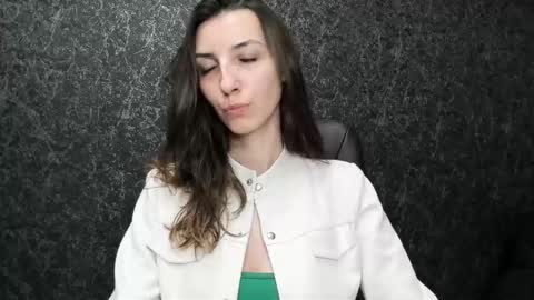 Snapshot of marielleanker chatting on 09-20-25, 08:32 marielleanker online show from 09-20-25, 08:32