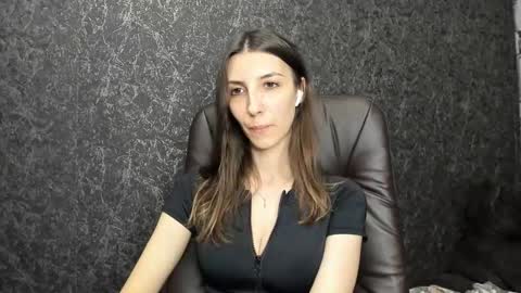 Snapshot of marielleanker chatting on 11-26-25, 04:30 marielleanker online show from 11-26-25, 04:30