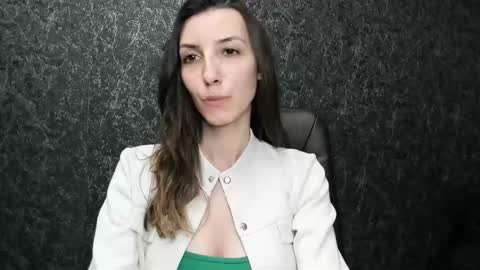 Snapshot of marielleanker chatting on 11-27-25, 12:40 marielleanker online show from 11-27-25, 12:40