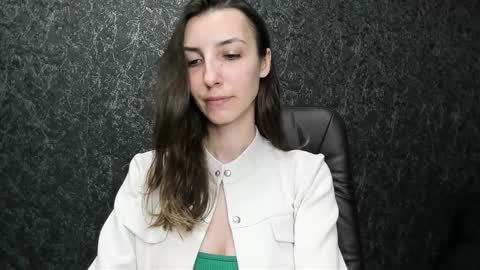 Snapshot of marielleanker chatting on 12-22-25, 02:47 marielleanker online show from 12-22-25, 02:47