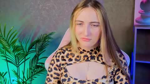 Mari online show from 06-24-26, 04:22