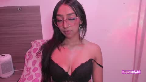 Snapshot of marijaneh chatting on 02-25-25, 06:36 Luna Dulk online show from 02-25-25, 06:36