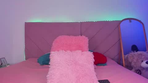 Marily Daniela online show from 11-26-25, 02:45