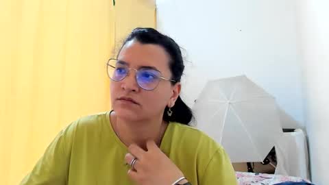 Snapshot of marilyn_garcia chatting on 05-31-26, 03:41 MARILYN SEXY online show from 05-31-26, 03:41