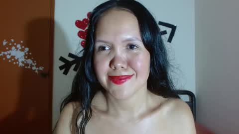 Snapshot of marilynbeautifullyhairy chatting on 03-12-25, 12:53 marilyn online show from 03-12-25, 12:53