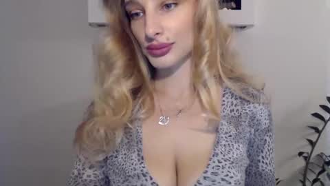 Snapshot of marilyndevilish chatting on 01-10-25, 07:46 MarilynDevilish online show from 01-10-25, 07:46