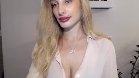 Snapshot of marilyndevilish chatting on 01-16-25, 10:02 MarilynDevilish online show from 01-16-25, 10:02