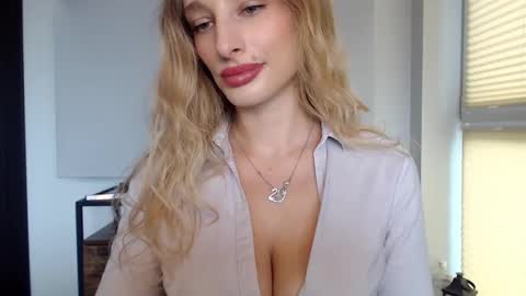 Snapshot of marilyndevilish chatting on 01-24-25, 11:37 MarilynDevilish online show from 01-24-25, 11:37