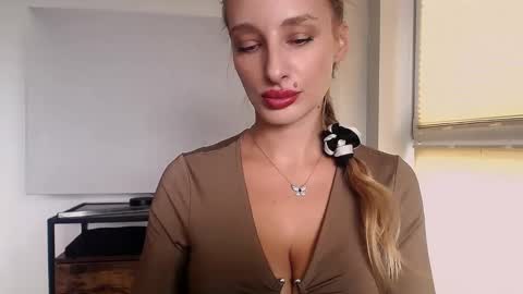 Snapshot of marilyndevilish chatting on 09-17-25, 07:32 MarilynDevilish online show from 09-17-25, 07:32