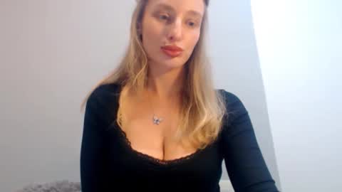 Snapshot of marilyndevilish chatting on 11-27-25, 09:39 MarilynDevilish online show from 11-27-25, 09:39