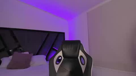 Snapshot of marilyndupont chatting on 09-25-25, 05:00 Marilyn online show from 09-25-25, 05:00