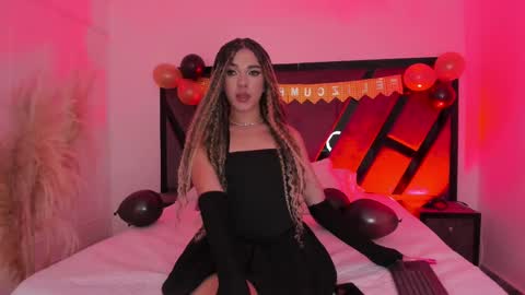 Snapshot of marilyndupont chatting on 10-02-25, 05:03 Marilyn online show from 10-02-25, 05:03